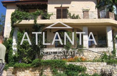 Detached House with Swimming Pool in Alen Mak District - Varna City