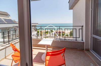One-bedroom apartment with sea view in Chaika resort, Kabakum area.
