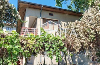 Detached house on two floors with 8 rooms in the town of Balchik