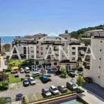 Two-bedroom apartment with frontal sea view on the 1st line in the Long Beach Resort complex in the Shkorpilovtsi resort.