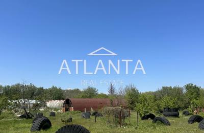 Attractive plot of land with an excellent location - opposite the Petrol gas station, at the junction for Avren.