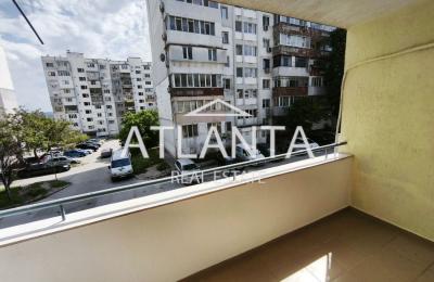 Отдава се под наем просторен 3-стаен апартамент в кв. Възраждане 1, гр. Варна