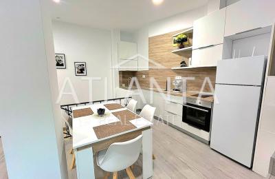 Двустаен Обзаведен с 2 бр. Парко места, кв. Бриз до Паметника